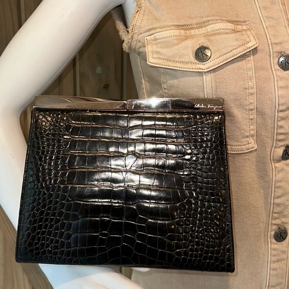 Salvatore Ferragamo two way clutch genuine crocodile skin - Picture 7 of 9